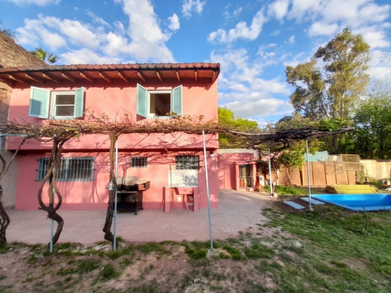 Casa en alquiler c/ cochera en Tortuguitas